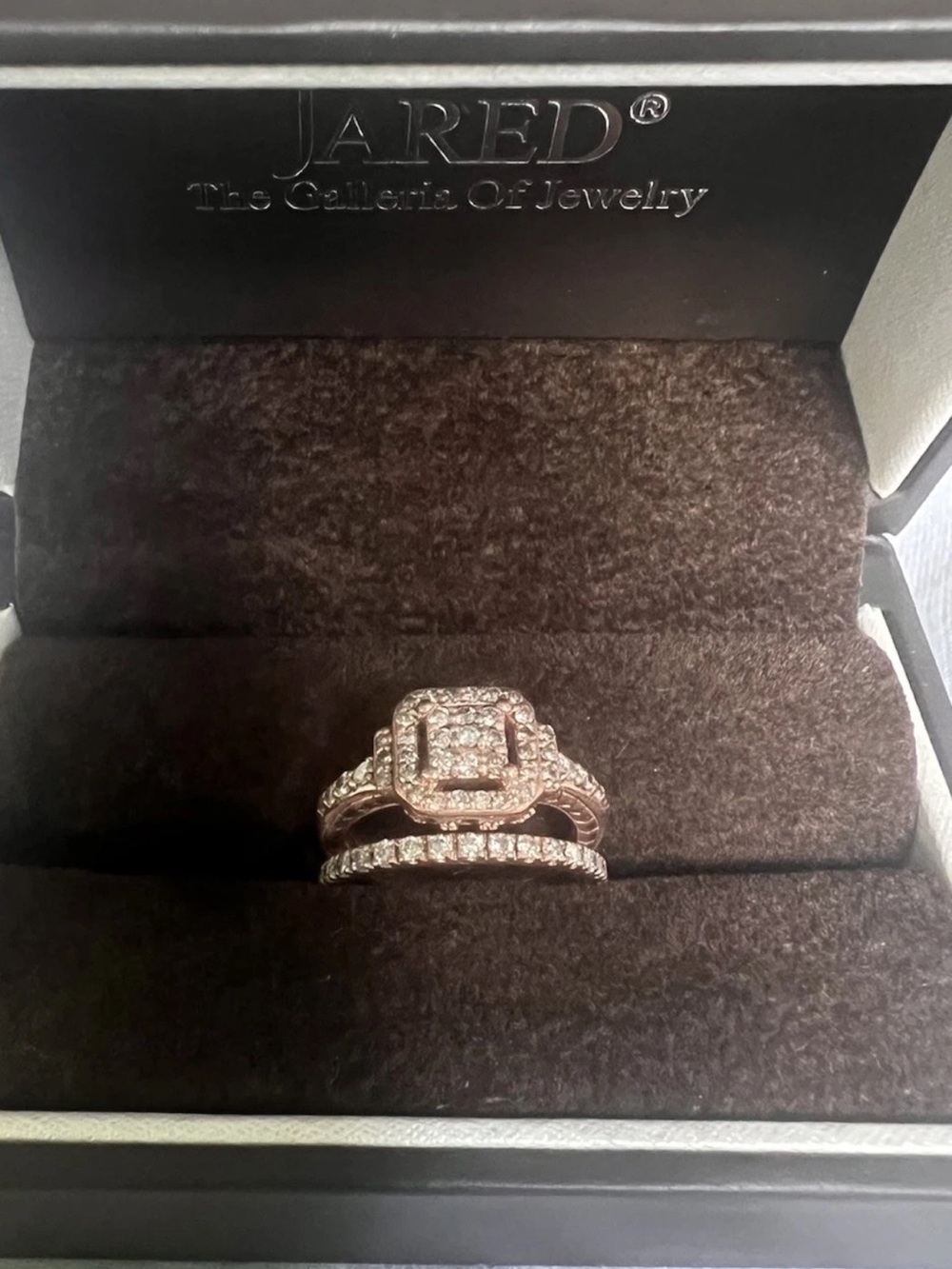 Jared Rose Gold Cushion-Cut
White Diamond Halo
Engagement/Wedding Ring
Set